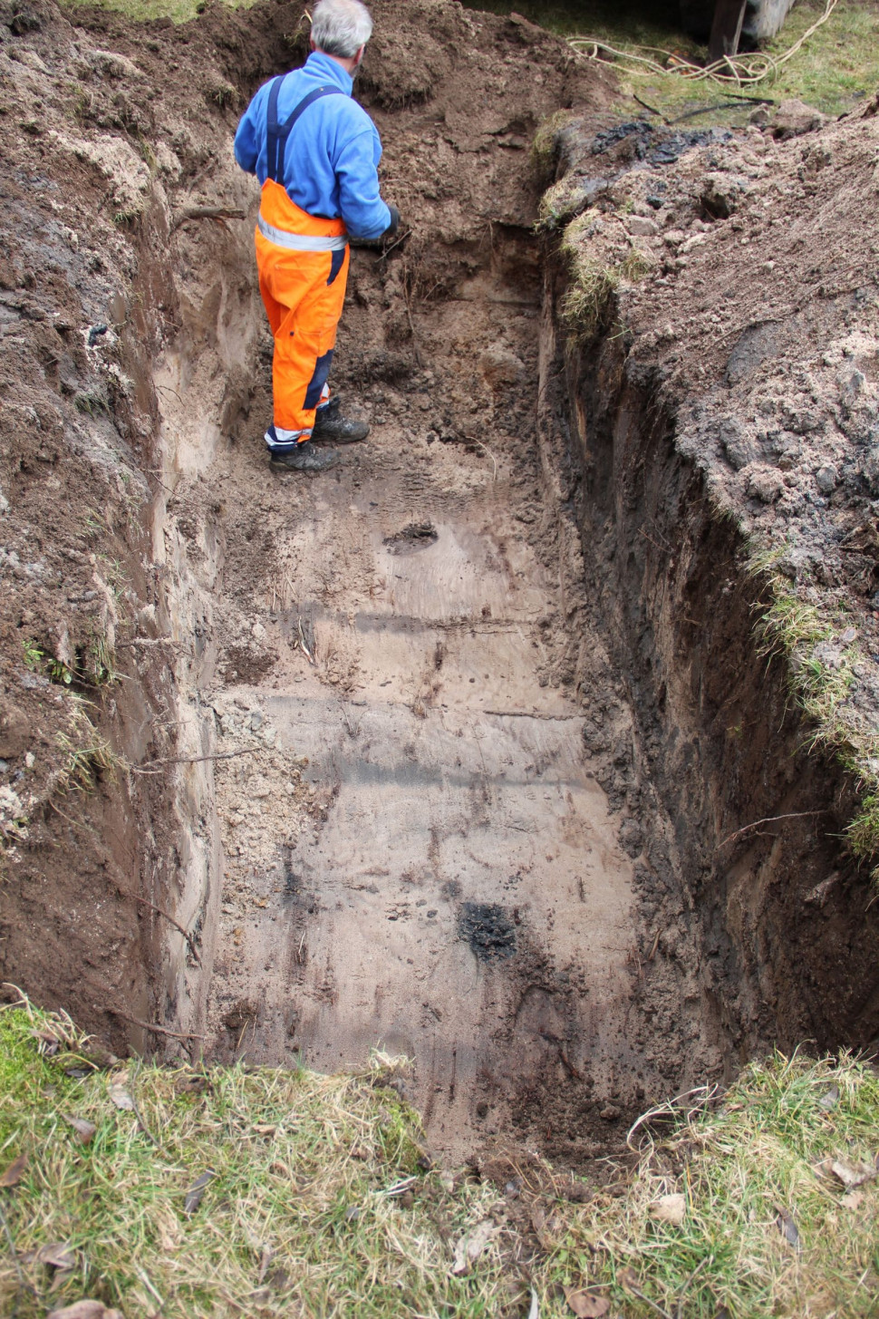 Remont oczyszczalni - krok 6. Po minimalnym pogłębieniu uzyskaliśmy czysty wykop