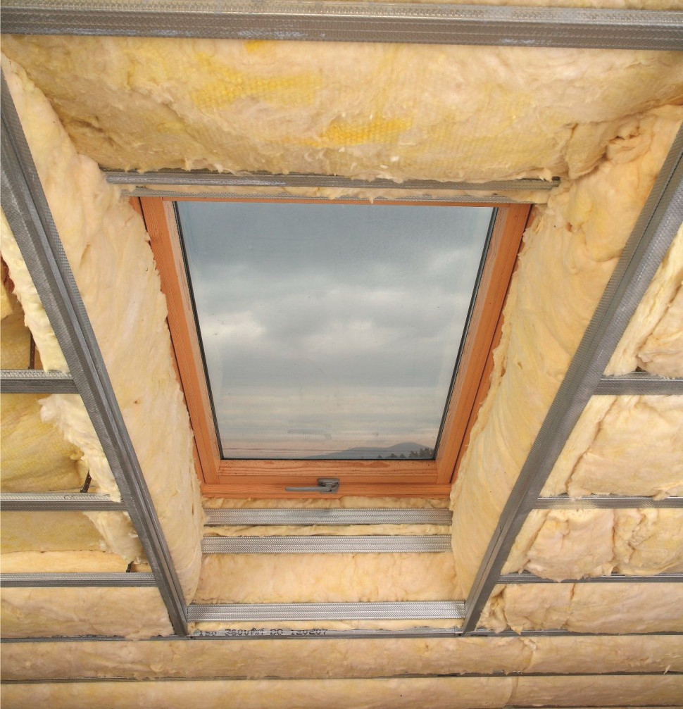 Gruba izolacja skosów poddasza