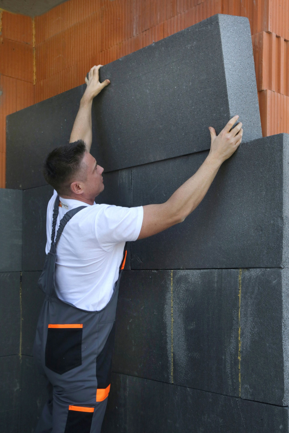 Ocieplenie ściany zewnętrznej styropianem grafitowym TERMONIUM PLUS fasada