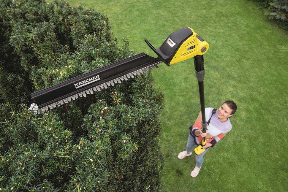 Akumulatorowe nożyce do żywopłotu z przedłużką do łatwego montażu na szybkozłączce oraz dodatkową funkcję cięcia