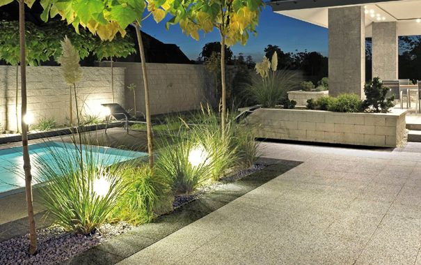 Ogrodzenie łupane Semmelrock - aranżacja 2