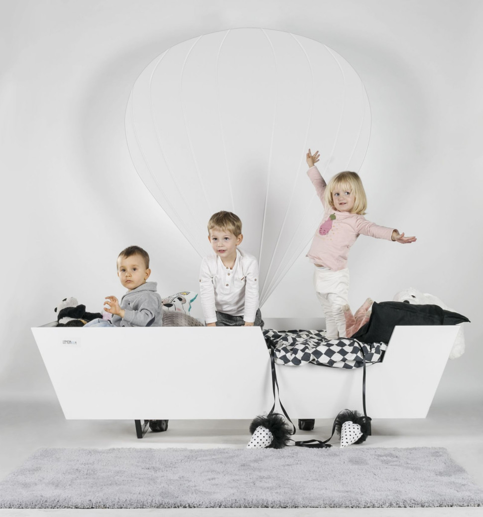 Łóżko Balon marki LemonKid w pokoju dziecka
