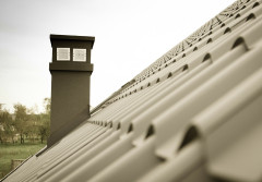 Jak prawidłowo wykonać obróbkę blacharską?