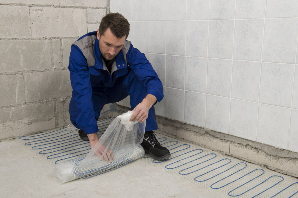 Wygodne i szybkie układanie elektrycznego ogrzewania podłogowego Uponor Comfort E