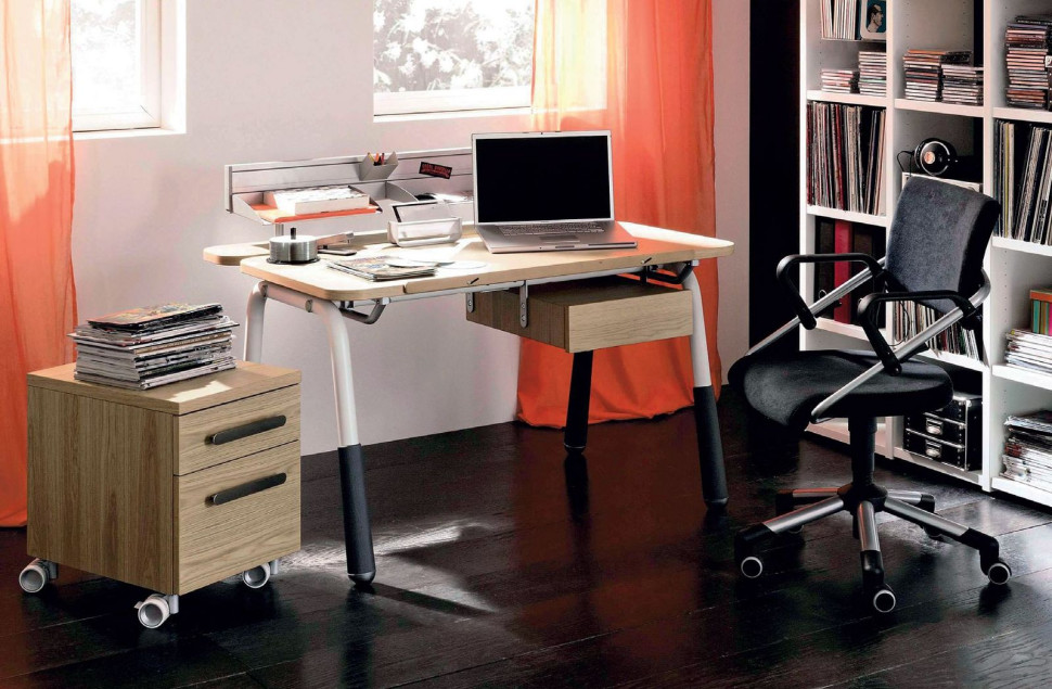 Biurko Xpert spełnia oczekiwania rodziców w zakresie ergonomii, a dzieci - w kwestii modnego wzornictwa