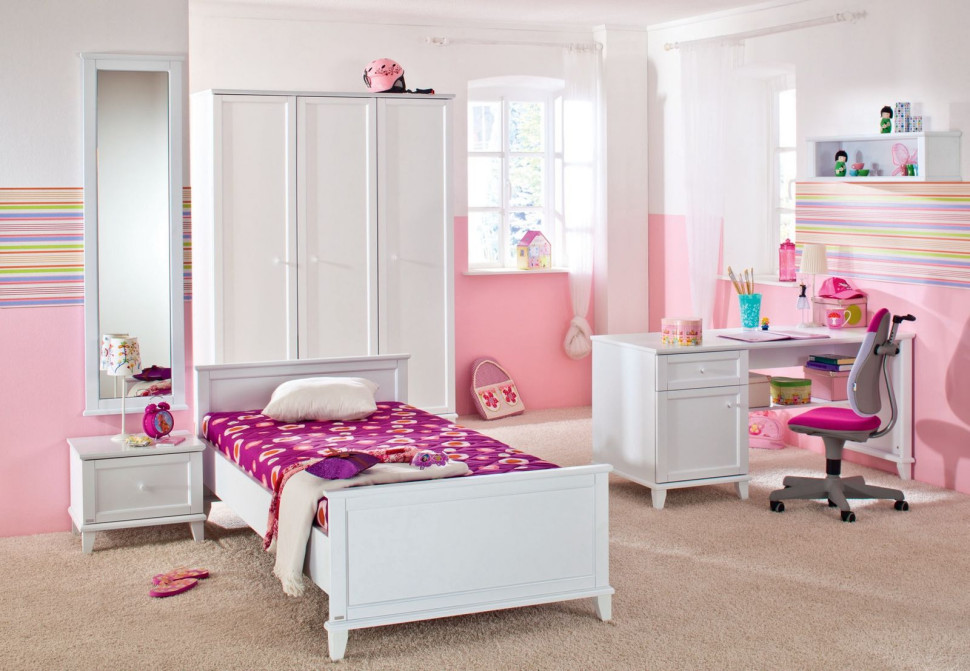 Meble Sophia niemieckiej firmy Paidi wykonane z litego drewna, drzwiczki i szuflady wyposażone w system samodomykania