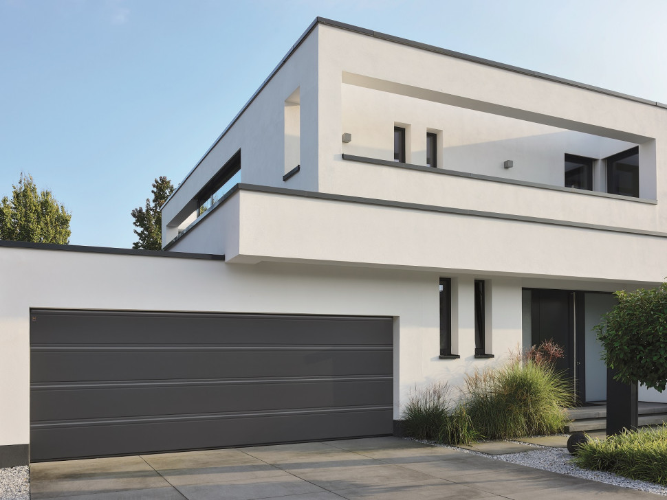 Segmentowa brama garażowa RenoMatic Light i segmentowa brama garażowa LPU 42