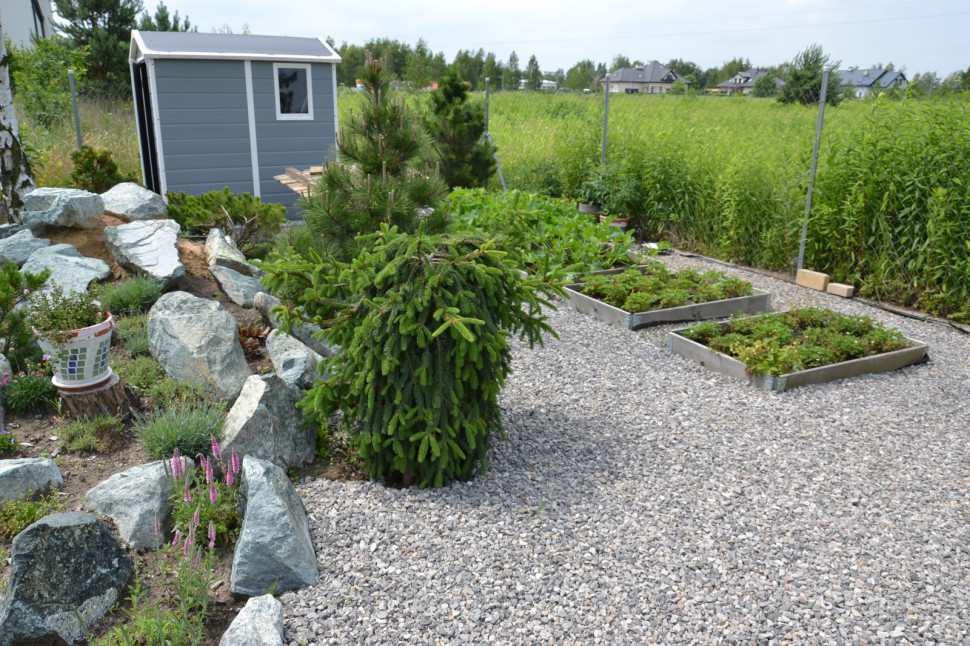 Plac wyłożony żwirem ozdobnym