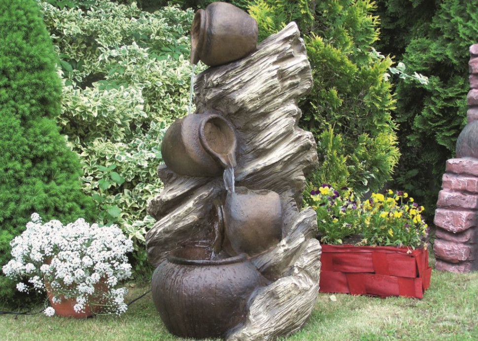 Dekoracyjna fontanna ogrodowa