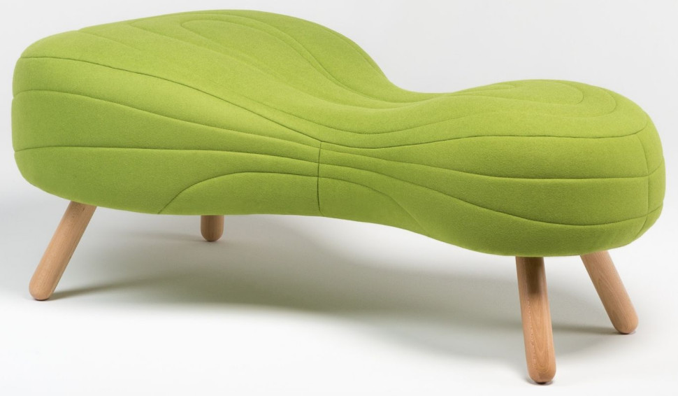 Nieregularne, amorficzne w formie, siedzisko Bouli. Projekt dla firmy Noti