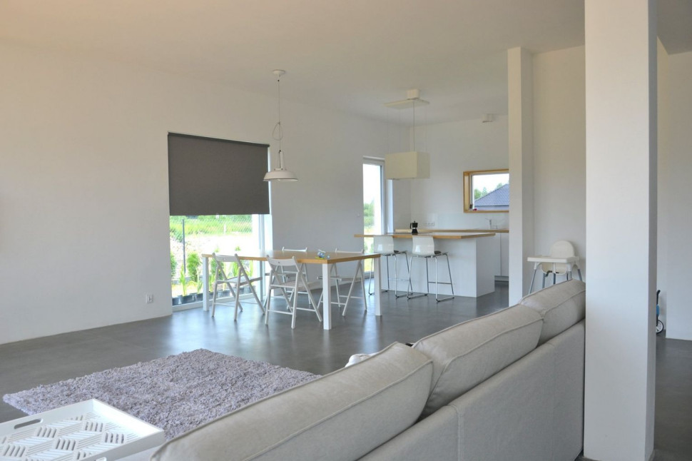 Wnętrze wykończone i urządzone w stylu minimalistycznym