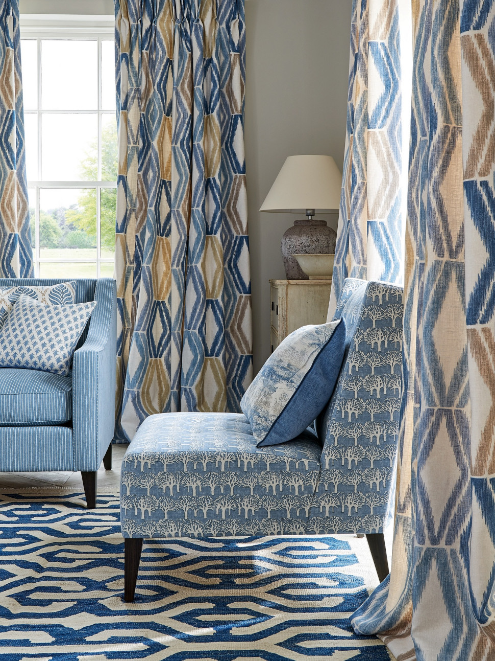 Wnętrze, w którym wykorzystano tkaniny z kolekcji Eden marki Jane Churchill