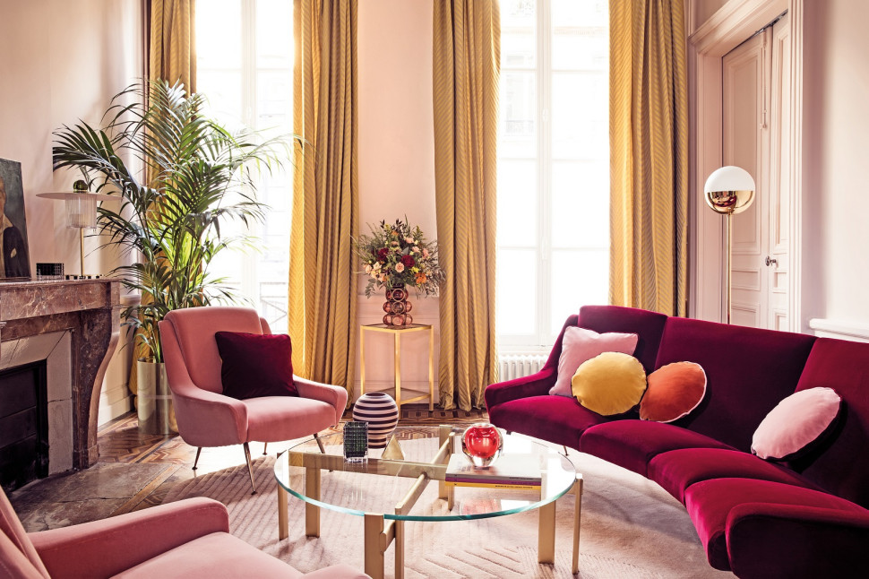 Przykładowa aranżacja salonu z wykorzystaniem kolekcji tkanin do wnętrz - propozycja marki Manuel Canovas