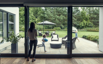 Czym wyróżniają się tarasowe drzwi HST z aluminium?