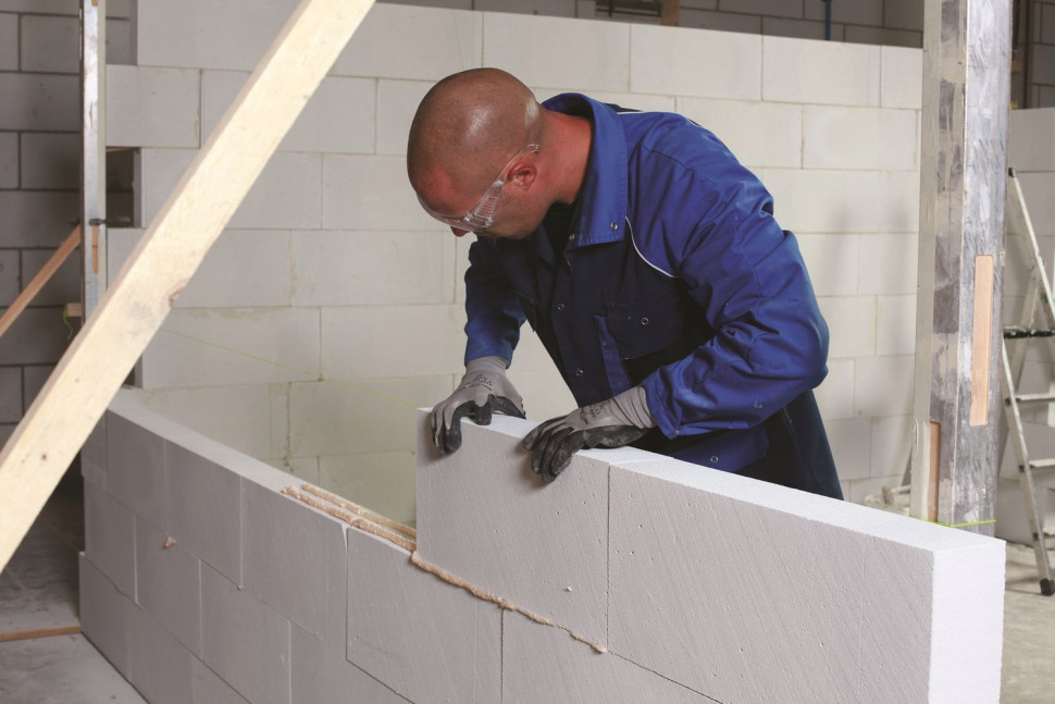 Montaż ścianki działowej na poddaszu na klej budowlany Soudabond Easy marki Soudal