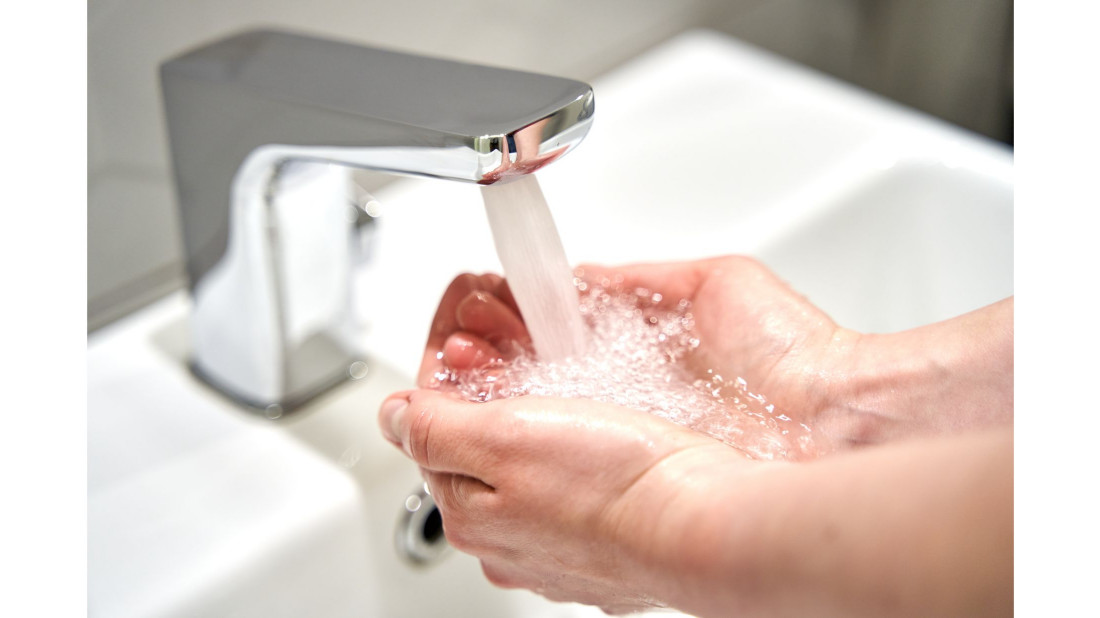Jak myć ręce i jednocześnie oszczędzać wodę?