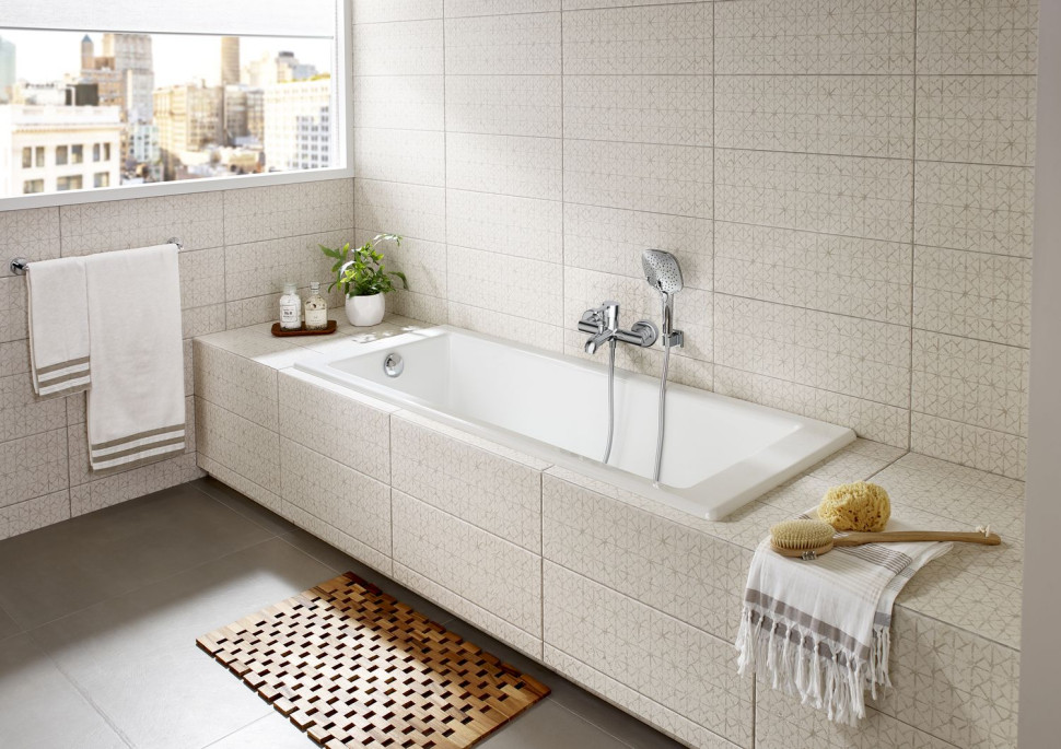 Żeliwna wanna Tampa do zabudowy z dnem antypoślizgowym