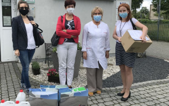 CEMEX pomaga w walce z COVID-19, przekazując środki ochrony osobistej