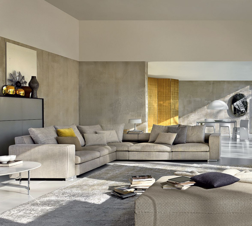 Modułowa sofa Turner marki Molteni & C. Można przekształcić ją w narożnik, sofę z szezlongiem czy w łóżko dzienne
