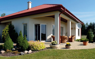 Taras ziemny na skarpie wykończony kostką betonową