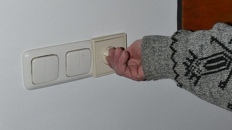 Przełączniki rolet przy łącznikach elektrycznych w każdym pomieszczeniu