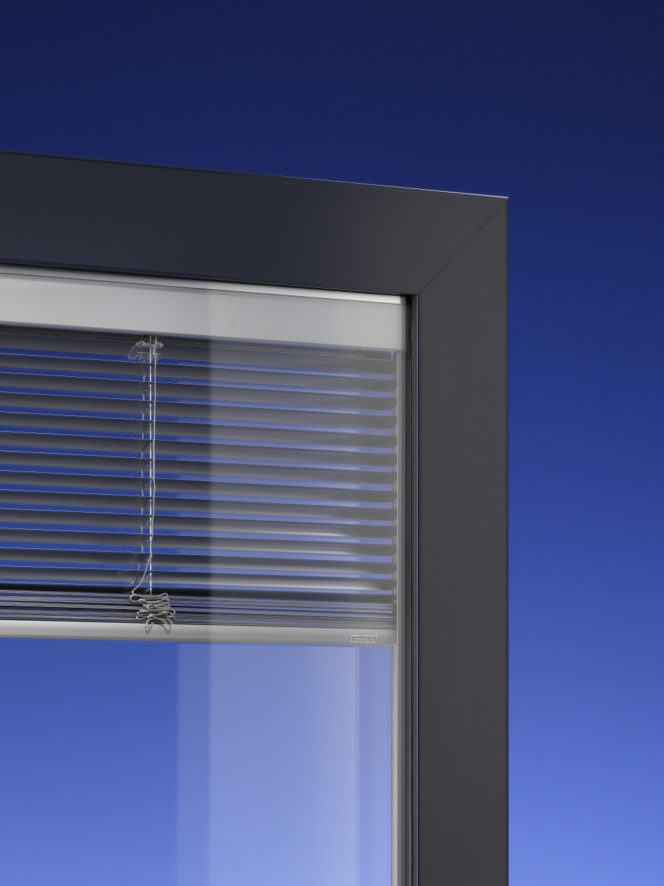 szyby zespolone Pilkington Insulight™ ze zintegrowanymi żaluzjami