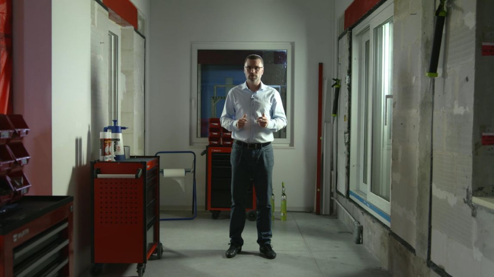 Poszczególne odcinki zostały zrealizowane w centrum szkoleniowym i części badawczo-rozwojowej