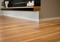 Dobór listwy przypodłogowej - do stolarki czy podłogi?