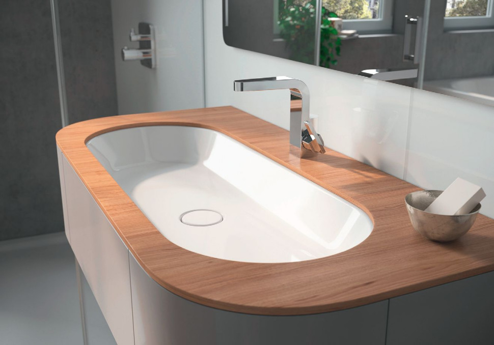 Minimalistyczna podblatowa umywalka Centro z uszlachetnionej stali emaliowanej; szer. 91 cm