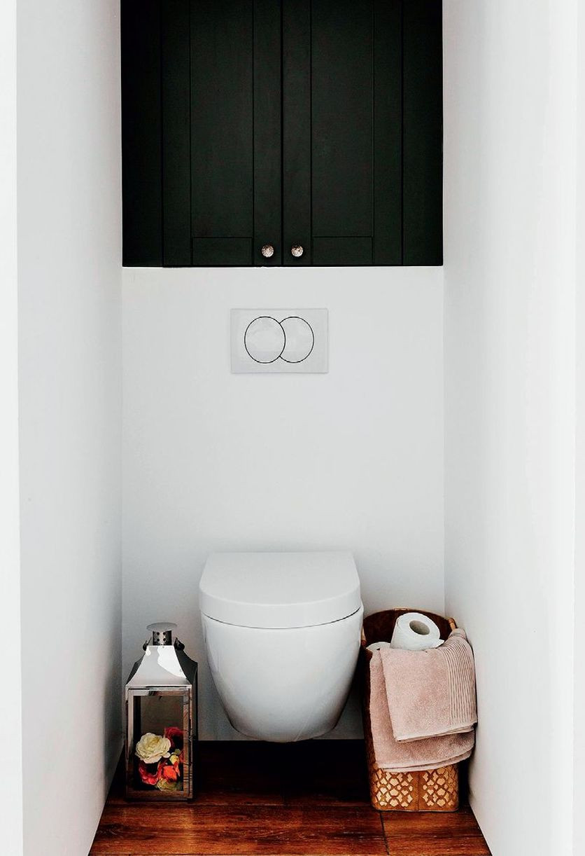 Łatwa do utrzymania w czystości, bezkołnierzowa miska WC Peonia