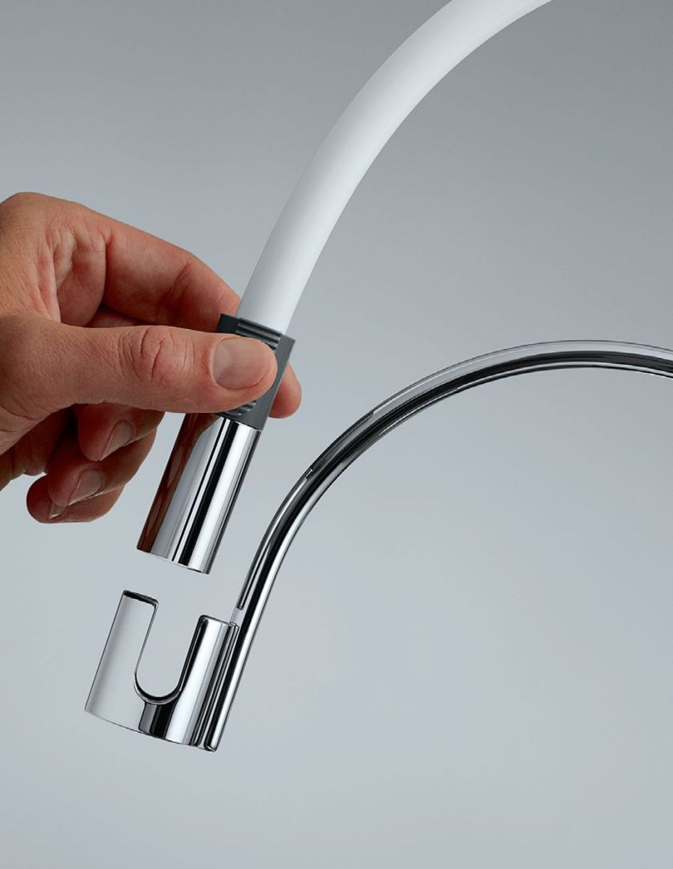 Detal baterii Bingo Star; estetyczny element, mocujący elastyczną wylewkę w stałej obsadce