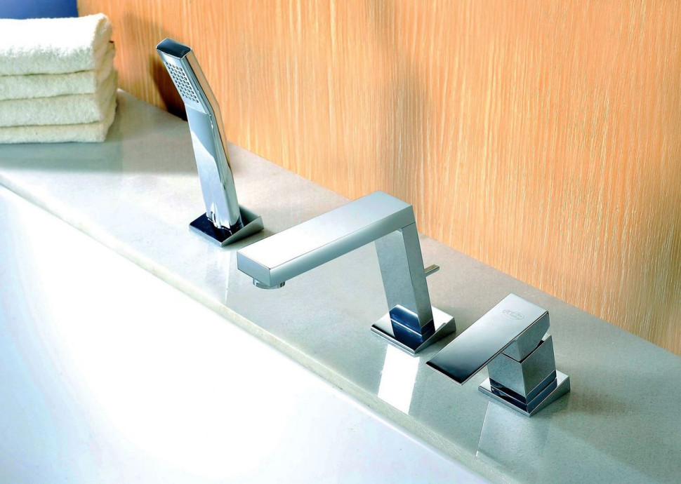 Trójotworowa bateria TOR-BWW.088C do montażu na rancie wanny