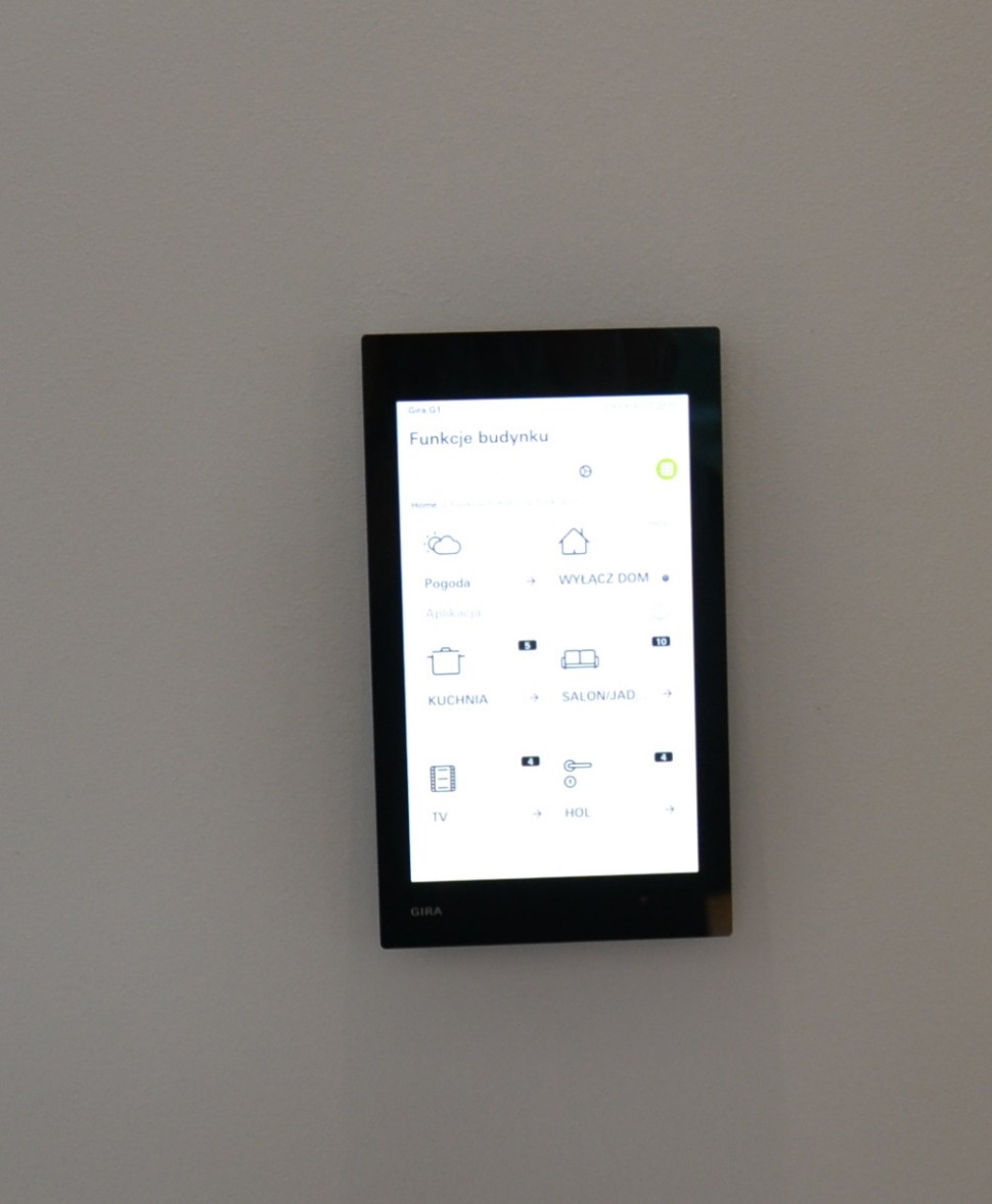 Panel centralny do sterowania systemem domu inteligentnego