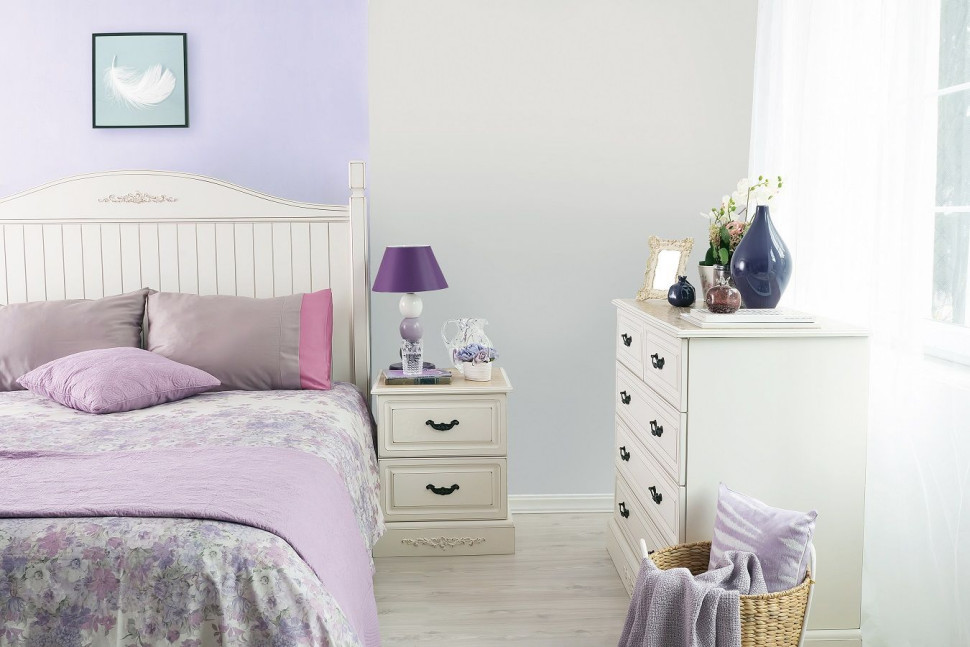 Odcienie Koszyk lawendy i Szare wytchnienie w sypialni. Marka farb Jedynka