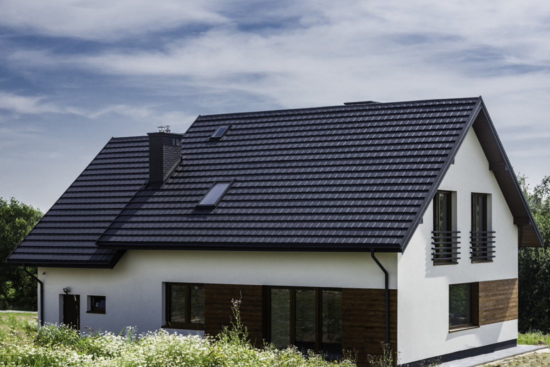 Płaska modułowa dachówka blaszana IZI®: definicja dachu