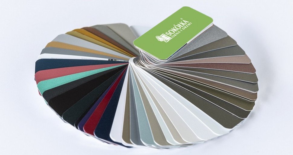 Okna FLUSH można zamówić z nakładkami w każdym z kolorów palety RAL