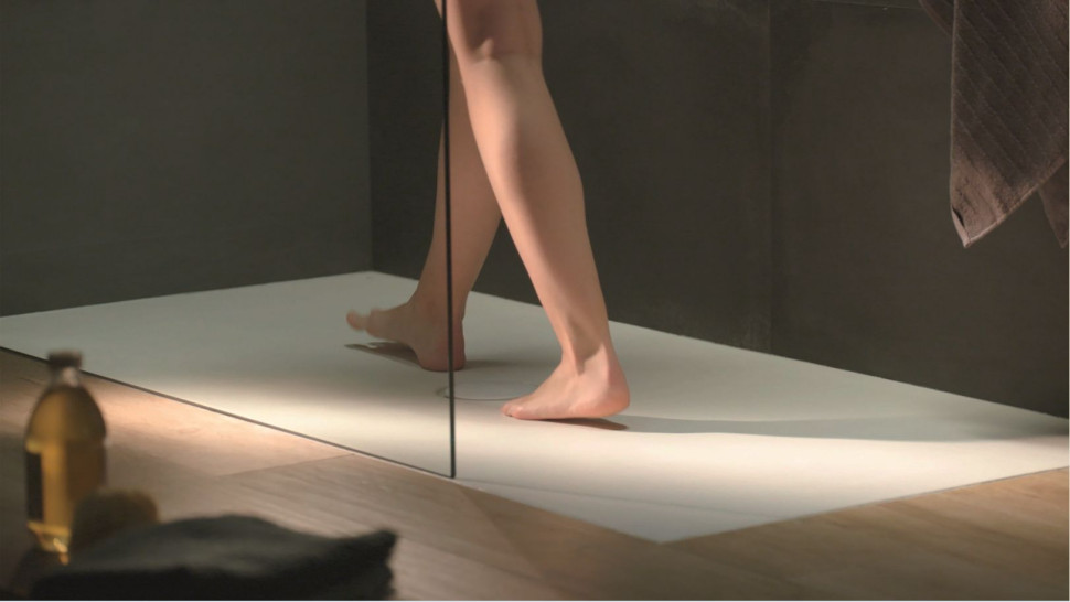Ultracienki brodzik Cratos wykonany z Senceramic®
