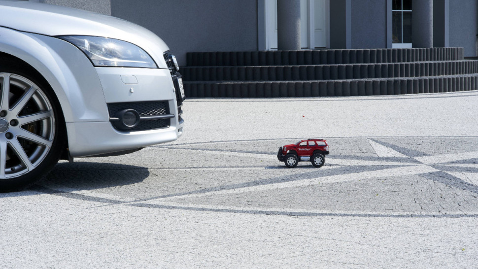 Podjazd z kostki brukowej Naturo w kolorze luminoso