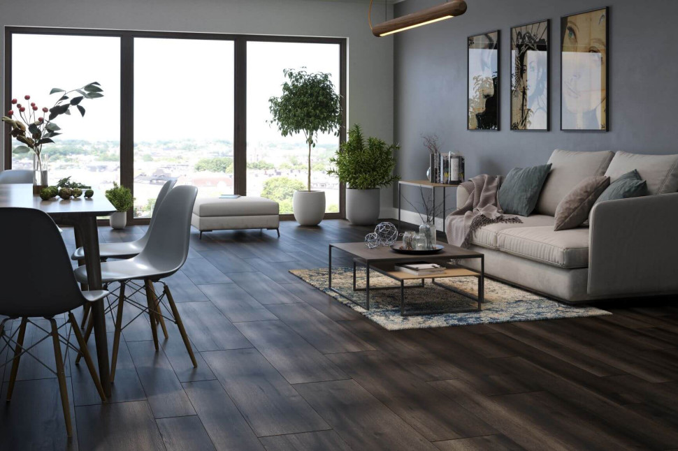 Ciemna podłoga pasuje do wnętrza nowoczesnego