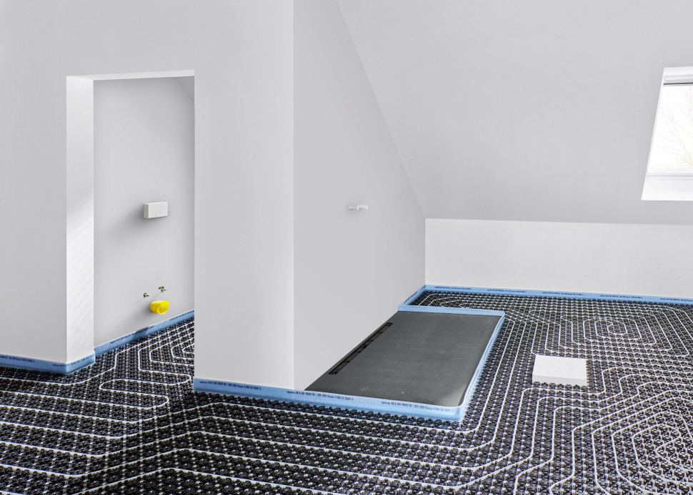 Rury ogrzewania podłogowego na poddaszu