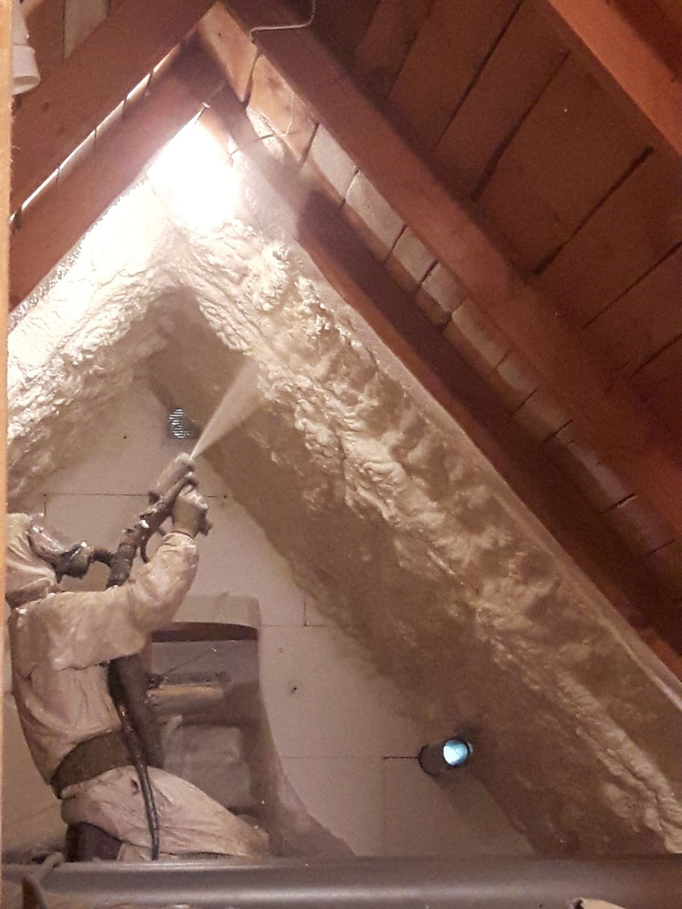 Izolacja natryskowa z pianki