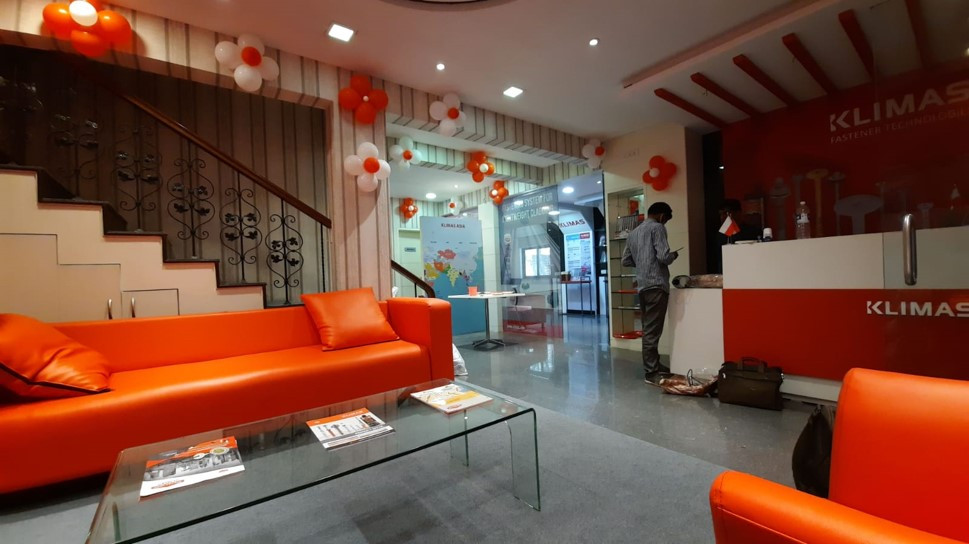 Oddział firmy Klimas Wkręt-met w Indiach zachodnich - w mieście Pune