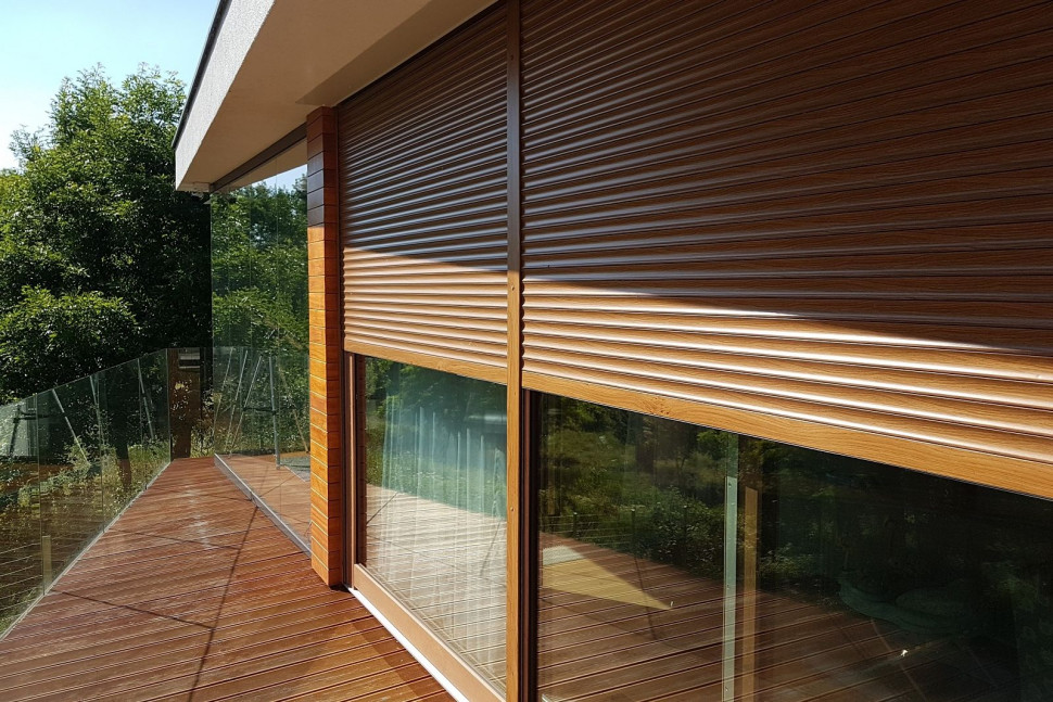 Rolety zewnętrzne warto dopasować kolorystycznie do innych elementów elewacji