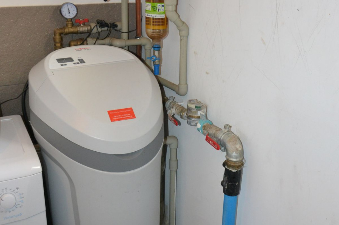 Zmiękczacz wody wspomaga działanie instalacji hydraulicznej i grzewczej