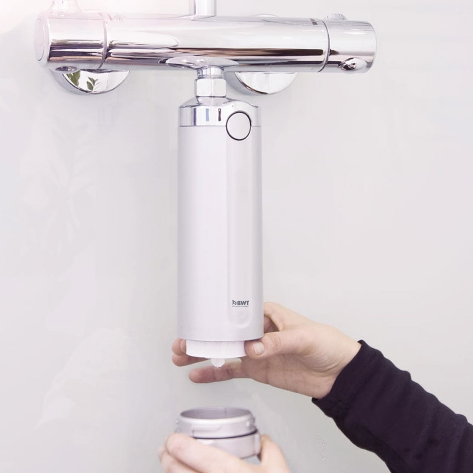System filtrów odkamieniających do zamontowania między armaturą, a wężem prysznicowym
