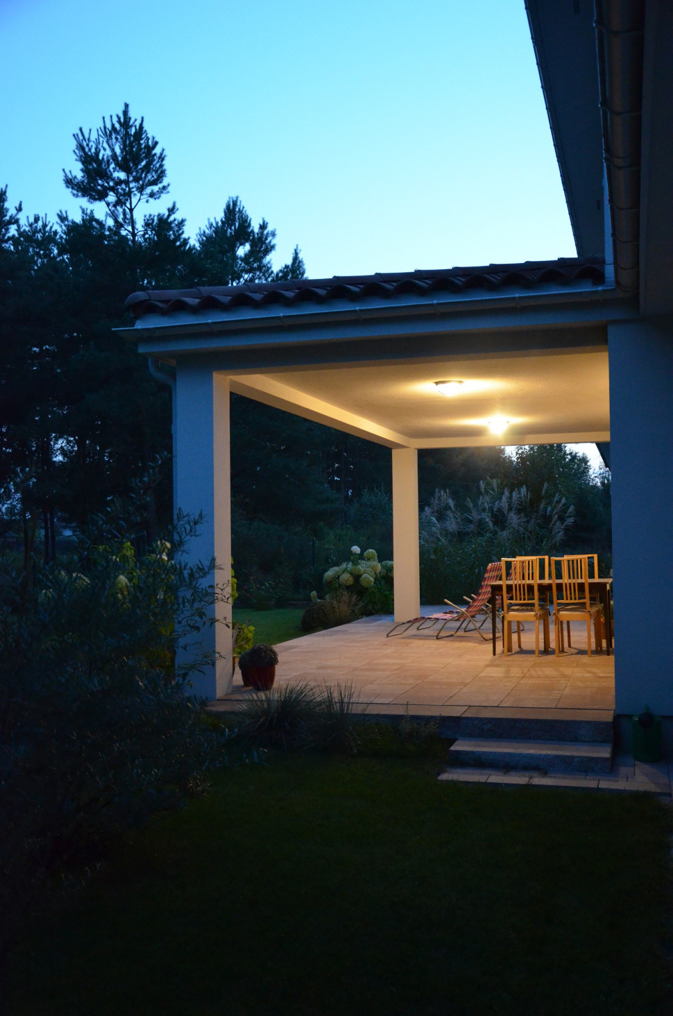 Nad tarasem - plafoniery ze świetlówkami kompaktowymi 14 W