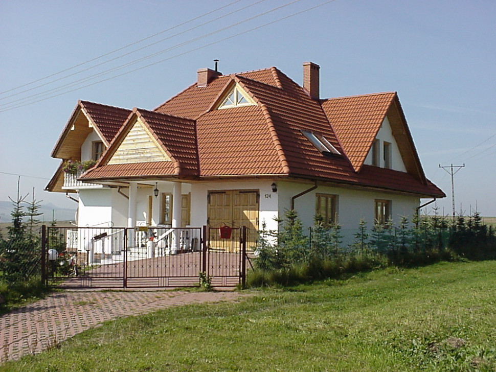 Dach pokryty dachówką betonową fot. IBF