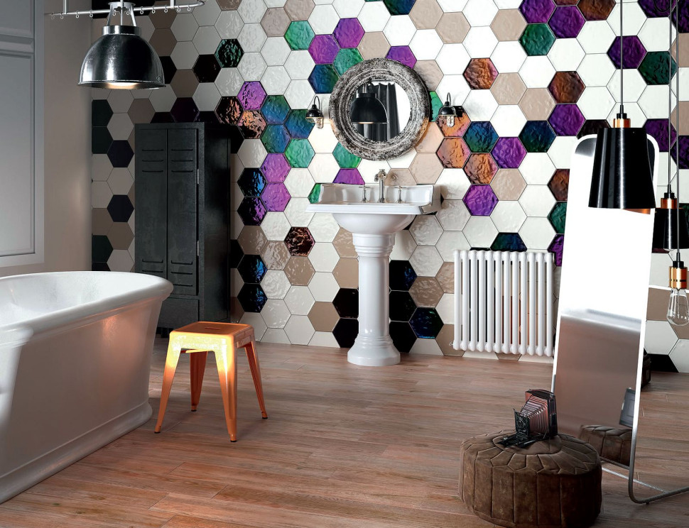 Efektownie szkliwione, heksagonalne płytki Vezelay marki Peronda, które dzięki ujednoliconym rozmiarom pozwalają tworzyć inspirujące i niezwykle oryginalne kompozycje; 17,5 x 20 cm