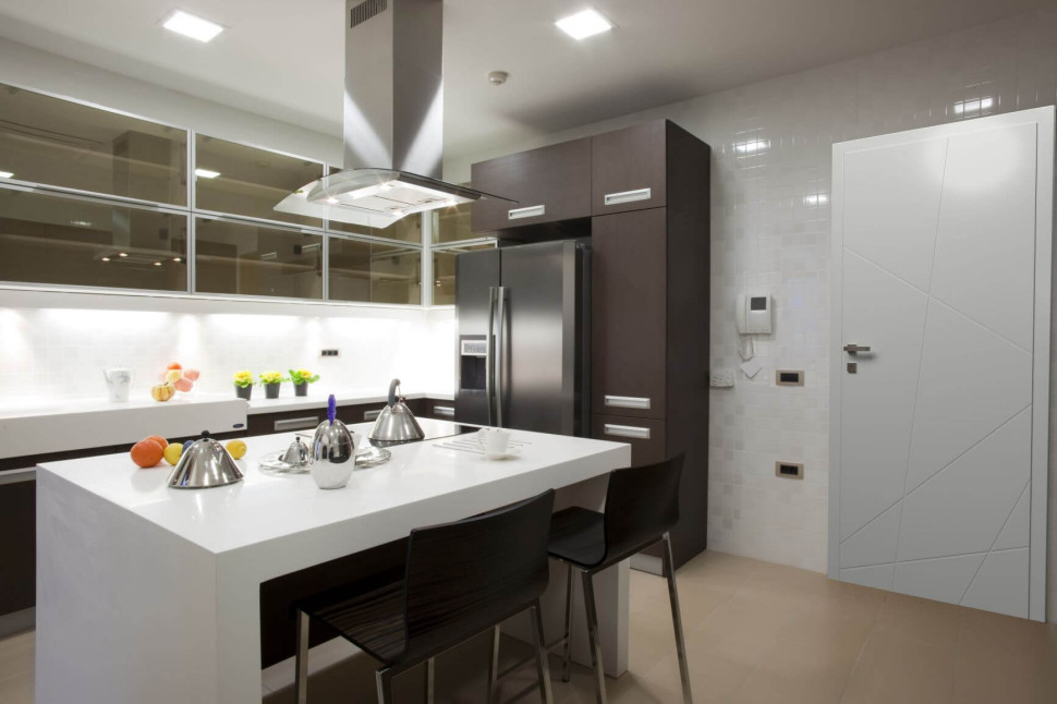 Frezowania na powierzchni skrzydła drzwi