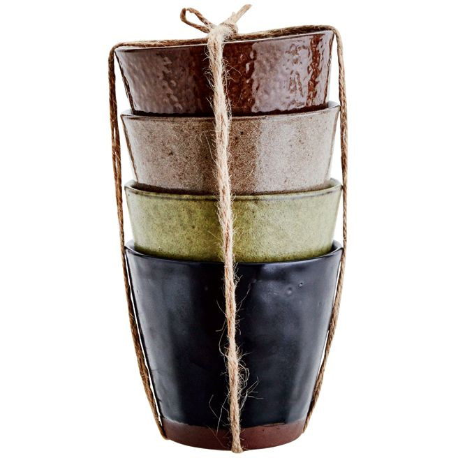 Zestaw różnokolorowych kamionkowych kubków o nieregularnych kształtach, marki Madam Stoltz